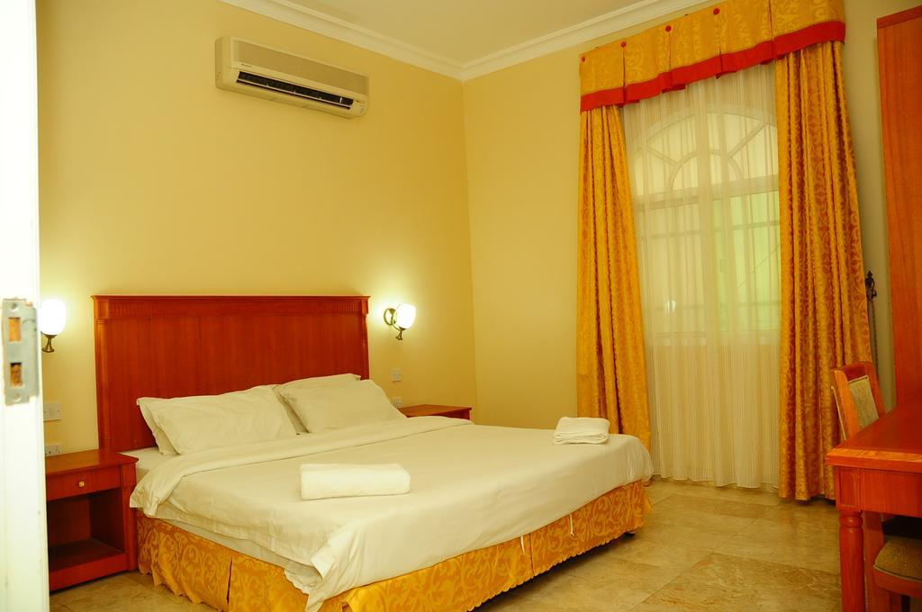 Al Faisal Hotel Suites Sur Oda fotoğraf
